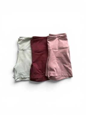 90 Degree by Reflex size M shorts